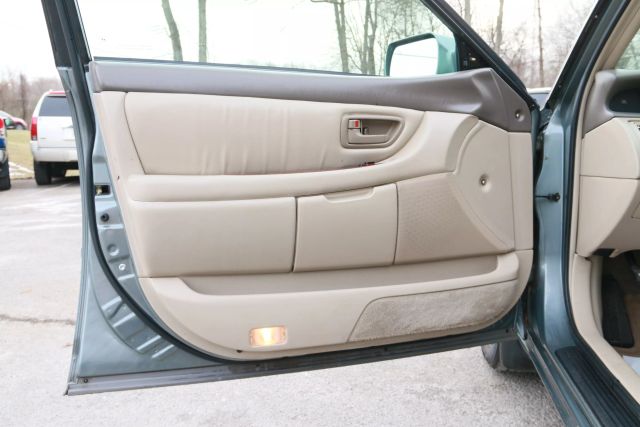 2004 Toyota Avalon - Image 9