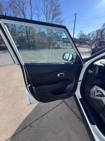2018 Kia Soul Wagon 4d - Image 8