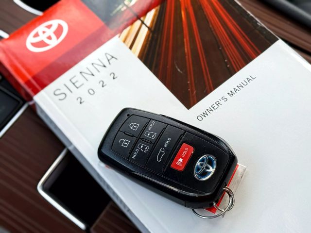 2022 Toyota Sienna - Image 41