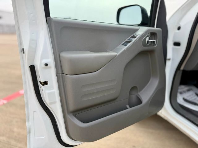 2019 Nissan Frontier Crew Cab - Image 21