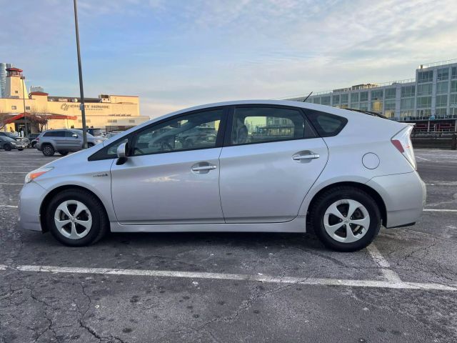 2014 Toyota Prius Two Hatchback 4d - Image 10