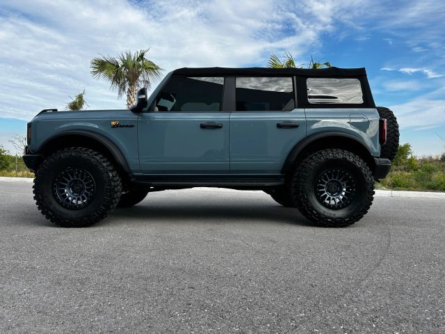 2022 Ford Bronco - Image 4