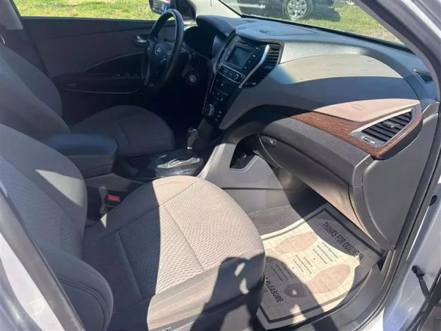 2017 Hyundai Santa Fe Sport - Image 12