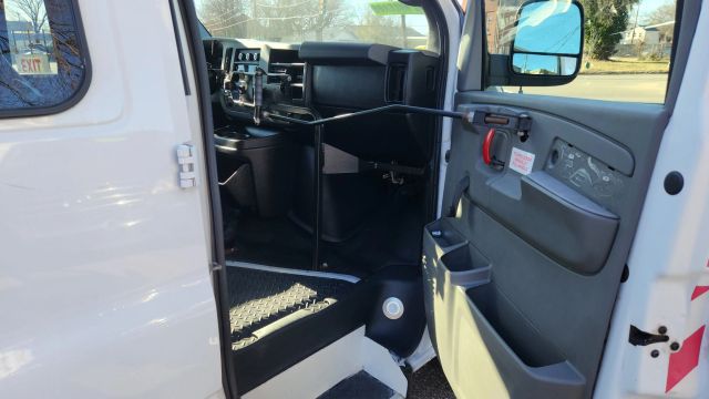 2011 Chevrolet Express 1500 Cargo - Image 15
