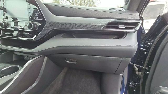 2021 Toyota Highlander Xse Sport Utility 4d - Image 11