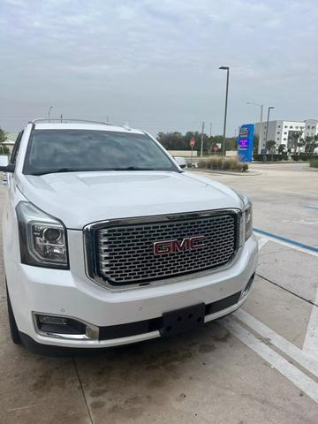 2017 GMC Yukon Denali photo 9