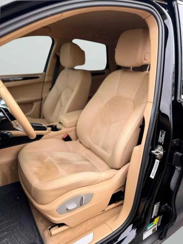 2015 Porsche Macan - Image 28