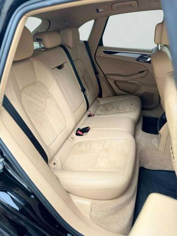 2015 Porsche Macan - Image 24
