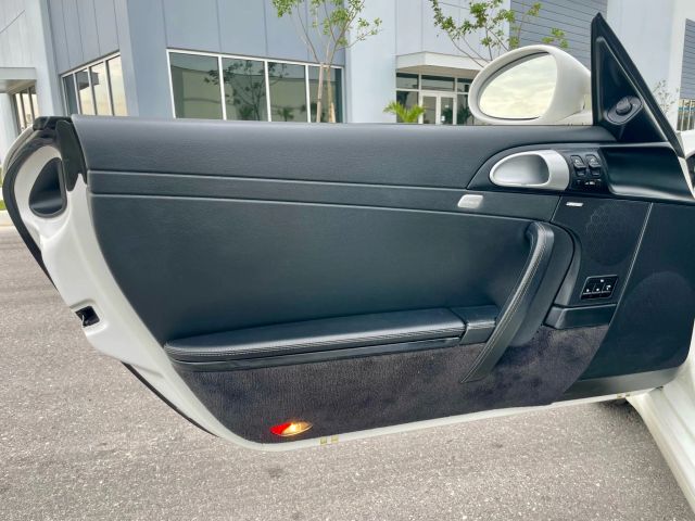 2009 Porsche 911 - Image 69