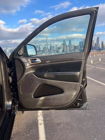 2015 Jeep Grand Cherokee Altitude Sport Utility 4d - Image 39