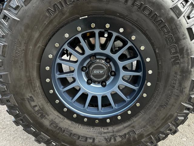 2022 Ford Bronco - Image 34
