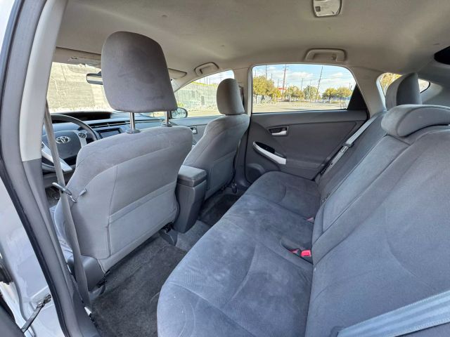 2011 Toyota Prius - Image 18