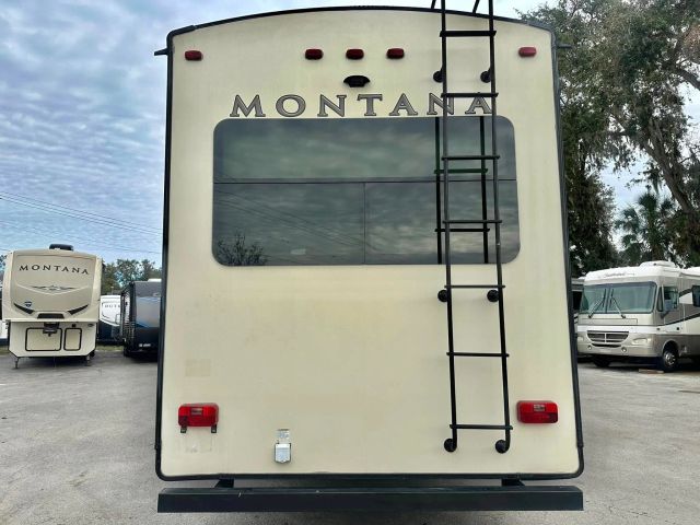 2017 Keystone Montana - Image 16