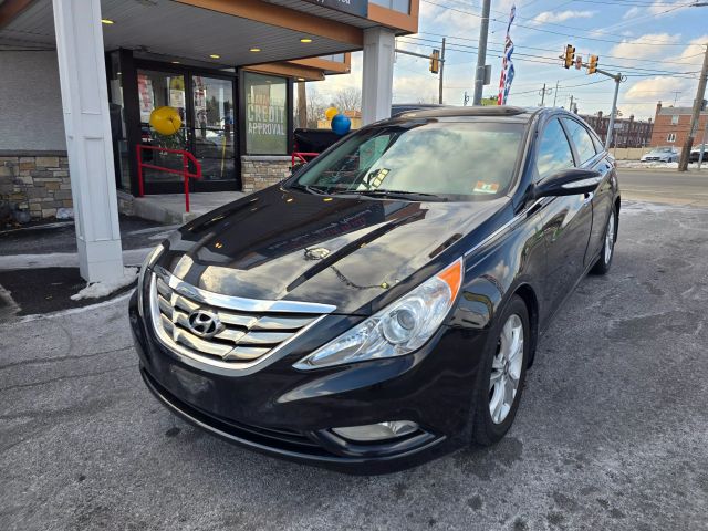 2013 Hyundai Sonata Se Sedan 4d - Image 2