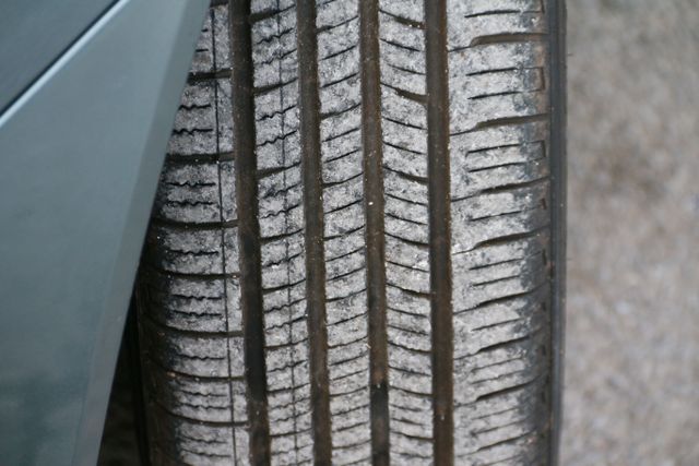 2004 Toyota Avalon - Image 28
