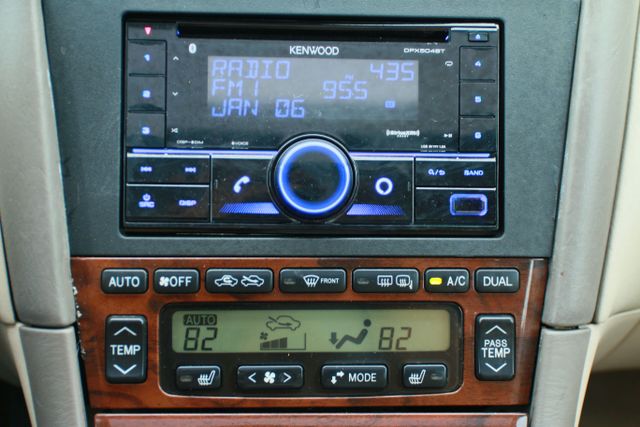 2004 Toyota Avalon - Image 25