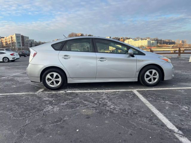 2014 Toyota Prius Two Hatchback 4d - Image 9