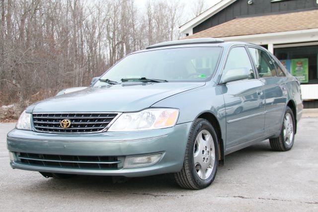 2004 Toyota Avalon - Image 3