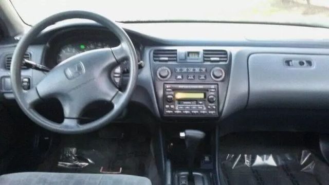 2001 Honda Accord - Image 18