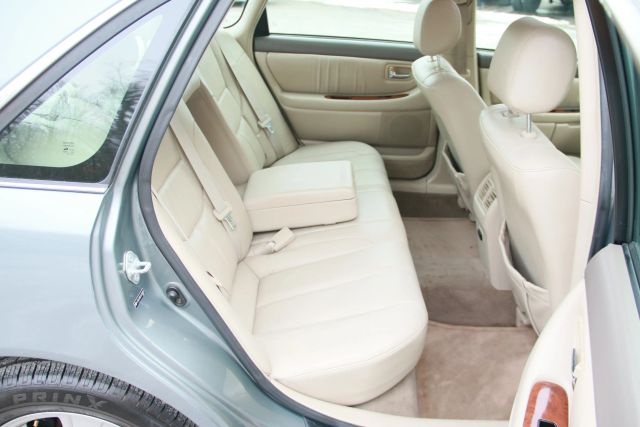 2004 Toyota Avalon - Image 20