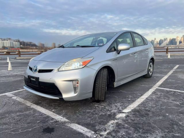 2014 Toyota Prius Two Hatchback 4d - Image 6