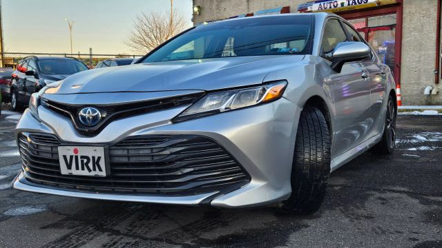 2018 Toyota Camry Hybrid - Image 1