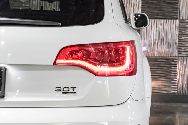 2015 Audi Q7 3.0t S Line Prestige Sport Utility 4d - Image 46