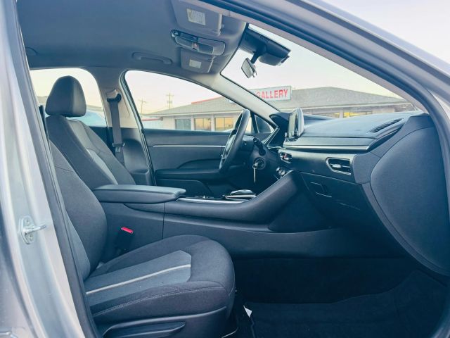 2021 Hyundai Sonata - Image 17