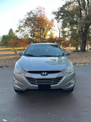 2013 Hyundai Tucson Limited Sport Utility 4d - Image 3
