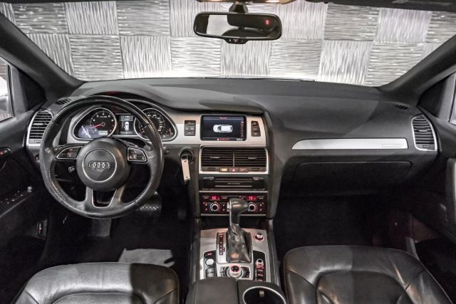2015 Audi Q7 3.0t S Line Prestige Sport Utility 4d - Image 17
