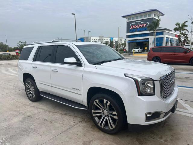 2017 GMC Yukon Denali photo 17