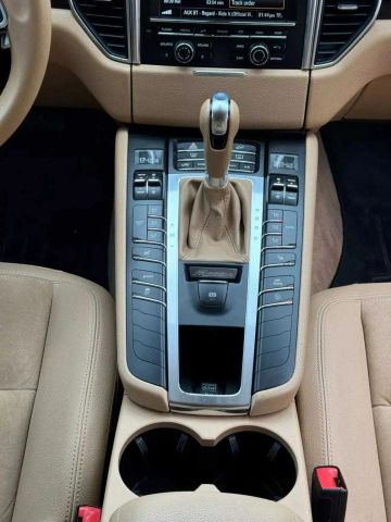 2015 Porsche Macan - Image 37