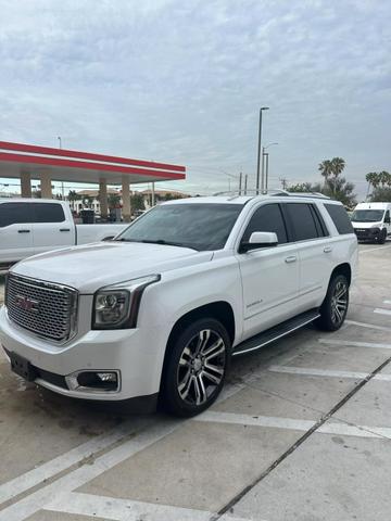 2017 GMC Yukon Denali photo 15