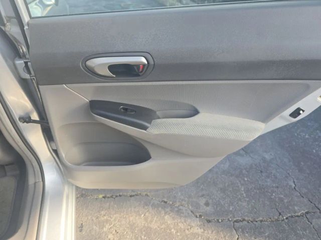 2011 Honda Civic - Image 16