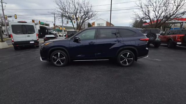 2021 Toyota Highlander Xse Sport Utility 4d - Image 2