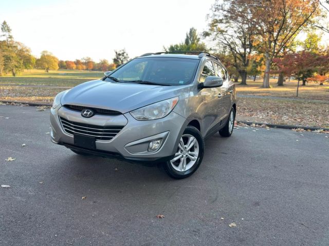 2013 Hyundai Tucson Limited Sport Utility 4d - Image 4