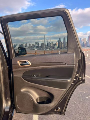 2015 Jeep Grand Cherokee Altitude Sport Utility 4d - Image 38