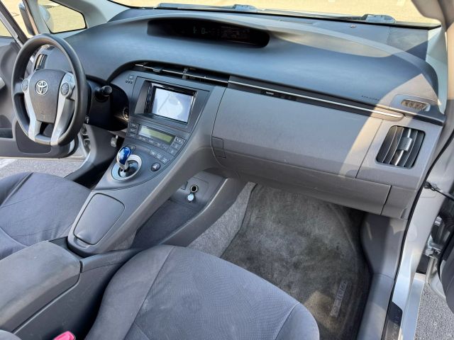 2011 Toyota Prius - Image 27