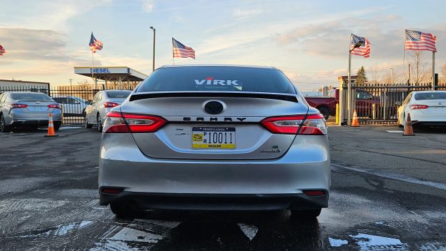 2018 Toyota Camry Hybrid - Image 7