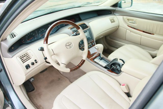 2004 Toyota Avalon - Image 10