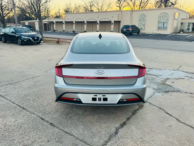 2021 Hyundai Sonata - Image 12