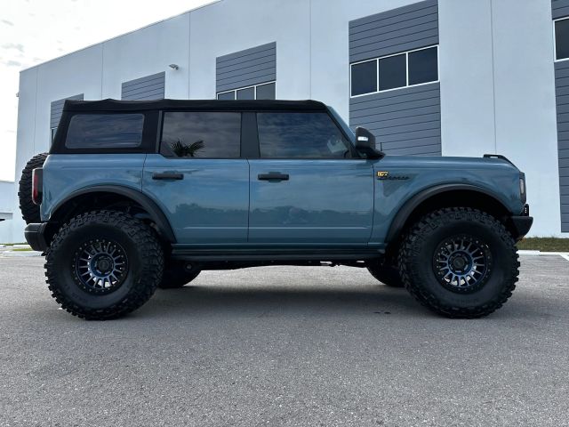 2022 Ford Bronco - Image 13