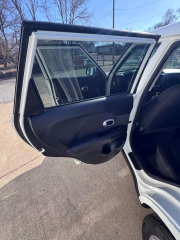2018 Kia Soul Wagon 4d - Image 10