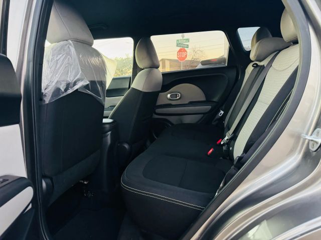2016 Kia Soul - Image 17