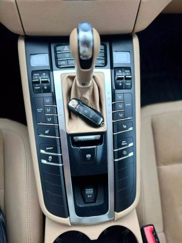2015 Porsche Macan - Image 20