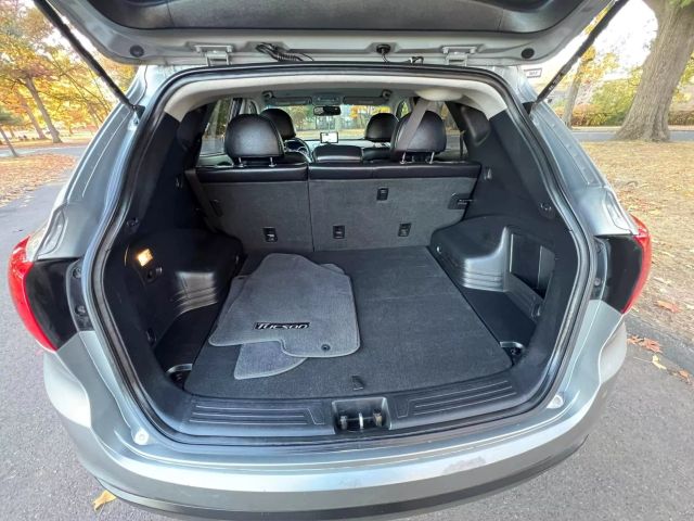 2013 Hyundai Tucson Limited Sport Utility 4d - Image 11