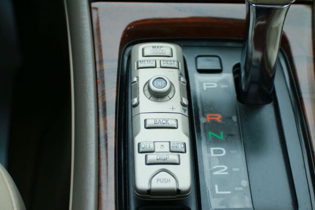 2004 Toyota Avalon - Image 27
