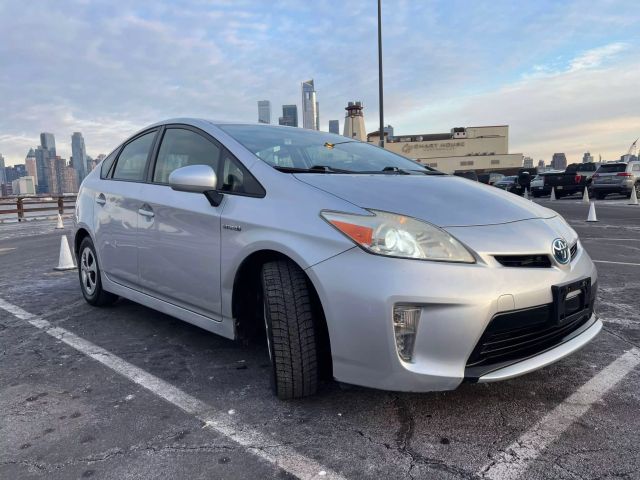 2014 Toyota Prius Two Hatchback 4d - Image 2