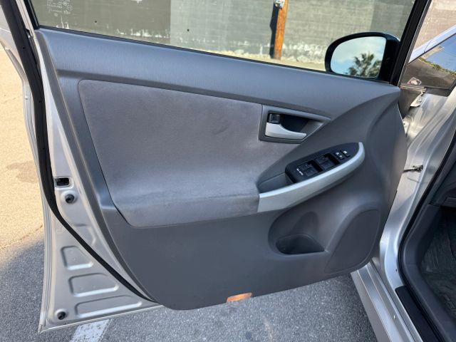 2011 Toyota Prius - Image 13