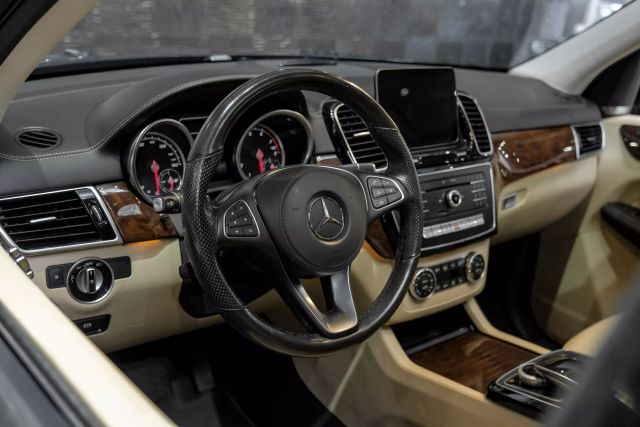 2019 Mercedes-benz Gls Gls 450 4matic Sport Utility 4d - Image 13